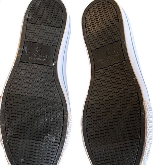 Airwalk Canvas Legacee Sneakers - Picture 11 of 12